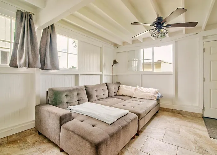 New - Pineapple Loft - Entire House Downtown Hilo With Ac